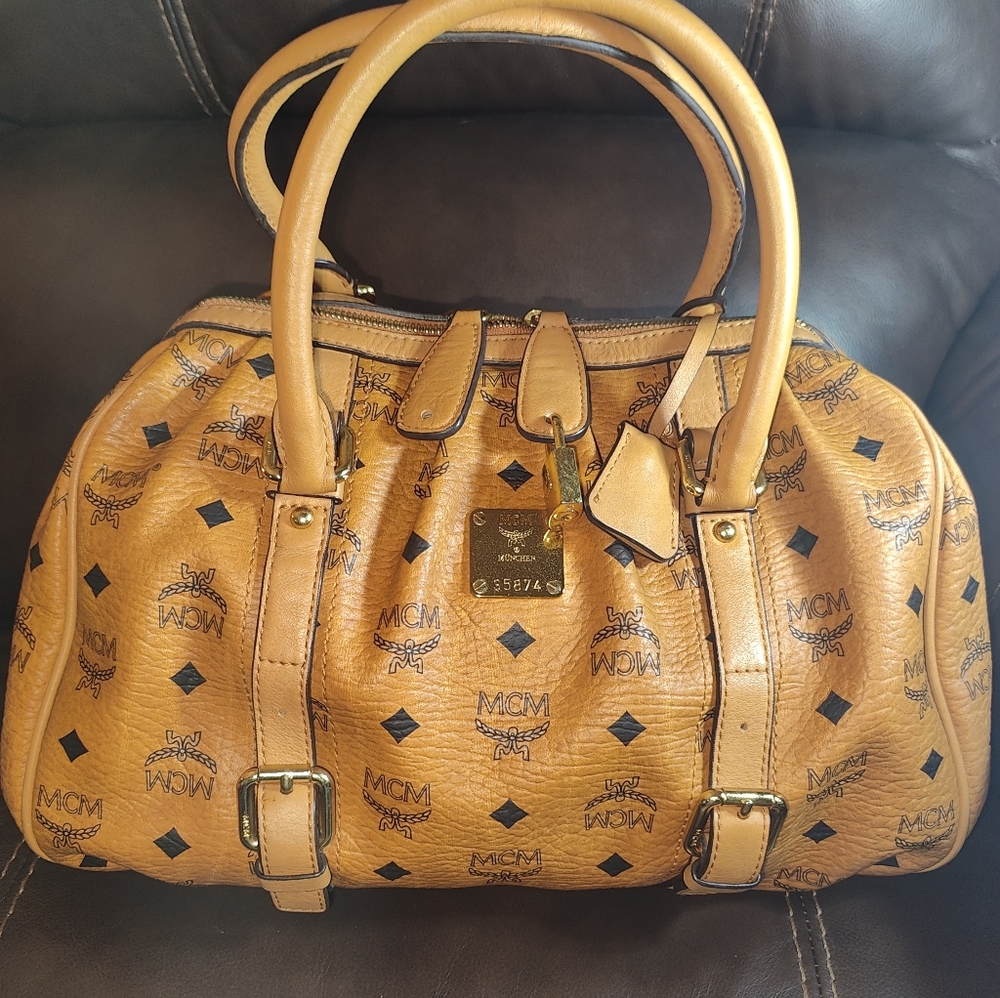 Auth MCM VISETOS Cigna Boston bag